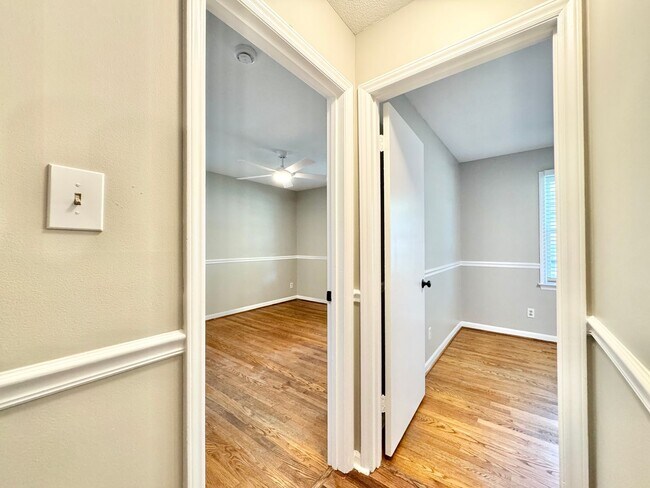 Building Photo - 5303 Ainsworth Dr