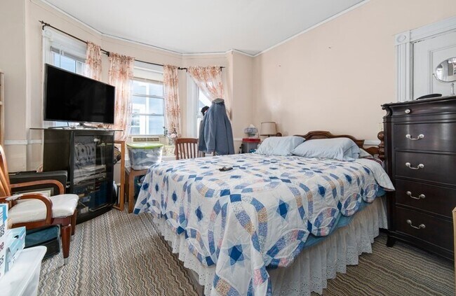 Building Photo - 17 Wyman St