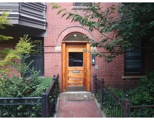 Building Photo - 16 Follen St