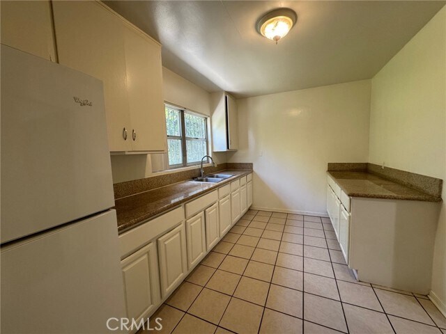 Building Photo - 1372 W 36th St