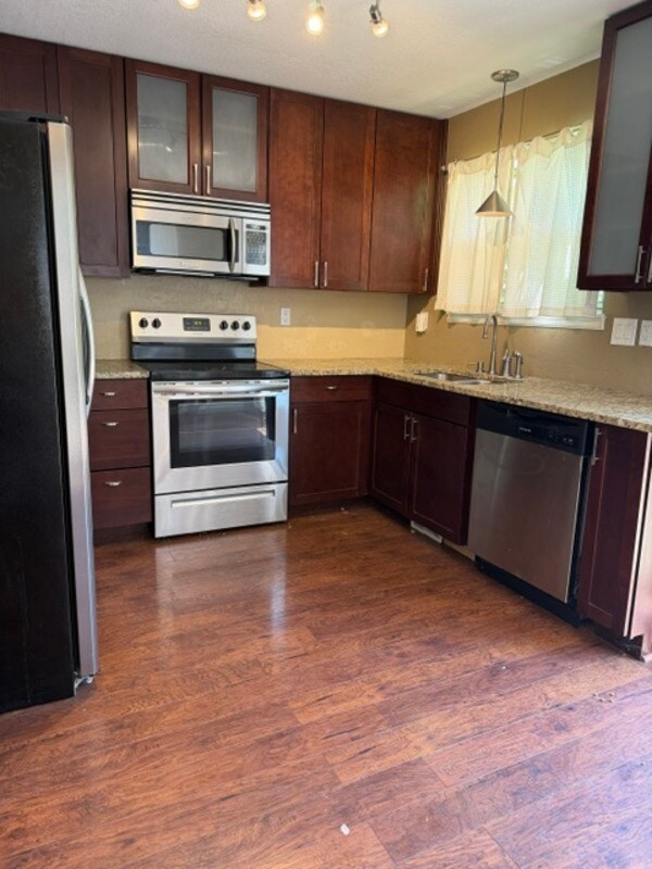 Building Photo - 380 Elati St