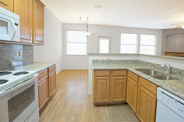 Building Photo - 10617 Wolfcreek Ln