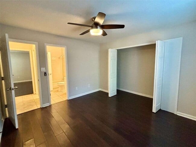 Building Photo - 320 Hawkstone Way