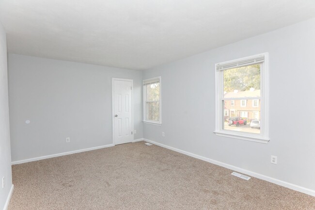 Building Photo - Charming apartment for rent in Chesapeake!