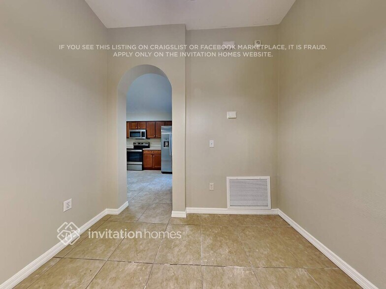 Building Photo - 2389 Hamlet Cir