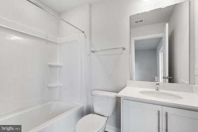 Building Photo - 16525 Green Glade Dr