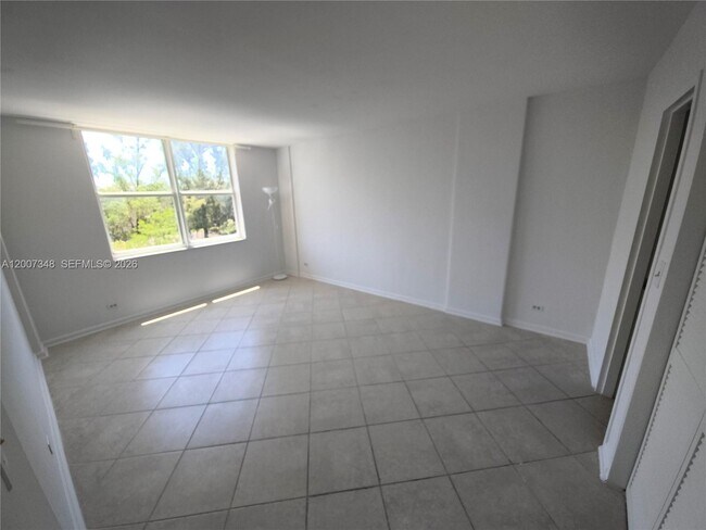 Building Photo - 3660 NE 166th St