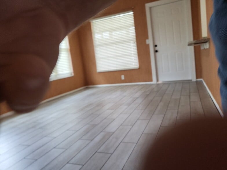 Building Photo - 4210 Oak Ln