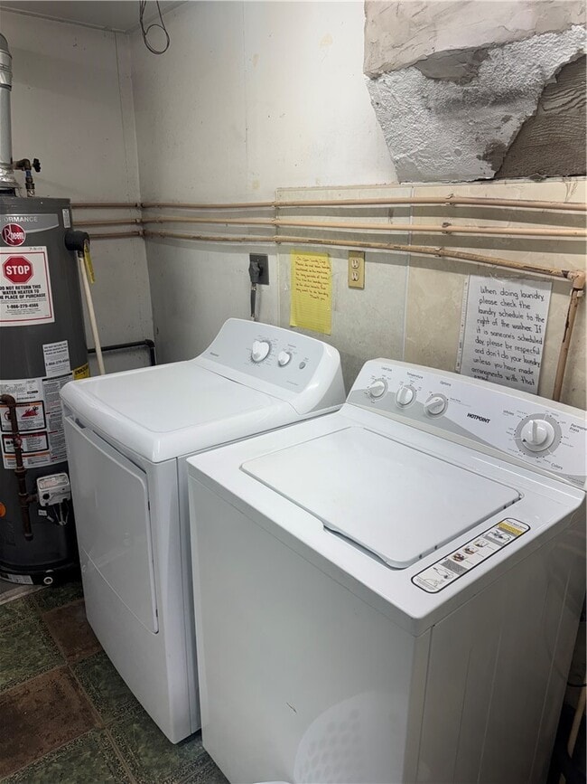 Building Photo - 8573 Main St