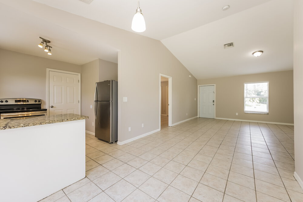 Building Photo - 577 Pierre Cir