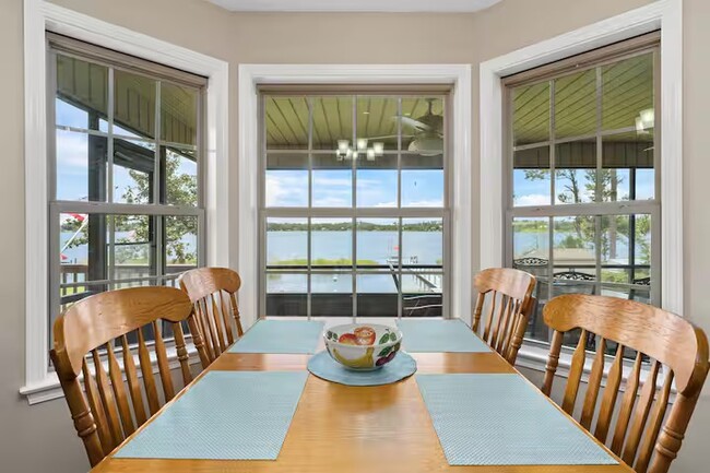 Building Photo - 270 Silver Lake N