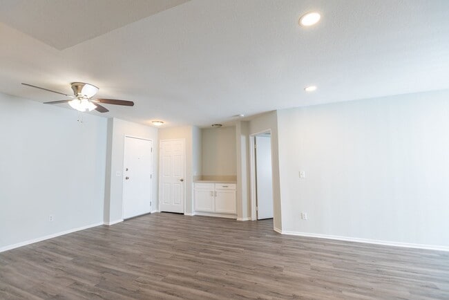 Interior Photo - 14056 Valleyheart