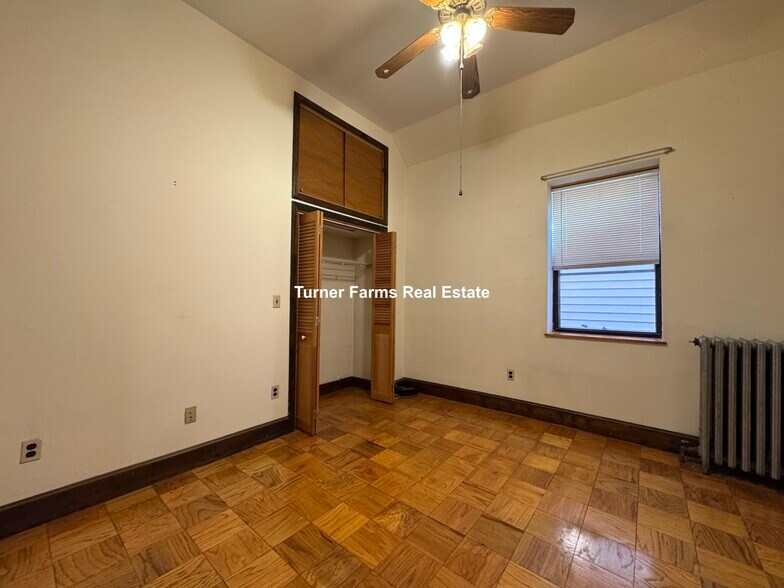 Building Photo - 149 Hillside St