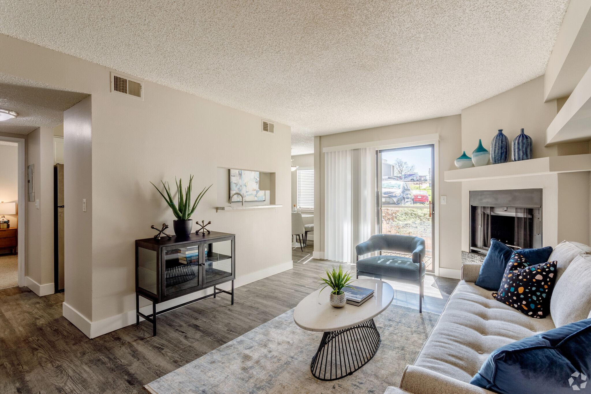 1BR, 1BA - 737SF - Whispering Hills