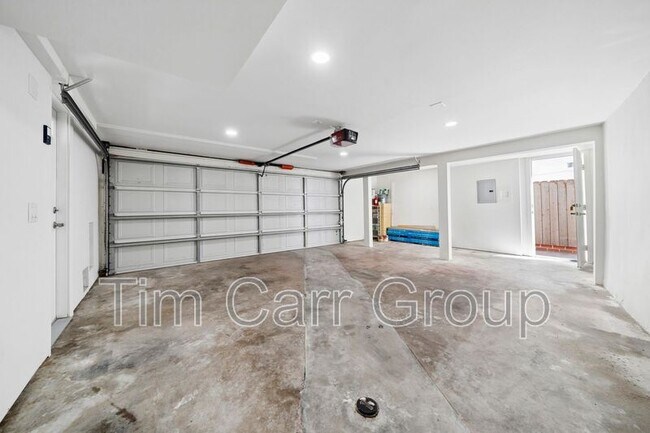 Building Photo - 112 S. Bayfront