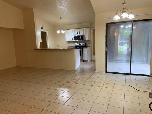 Building Photo - 5613 Hollow Pines Dr