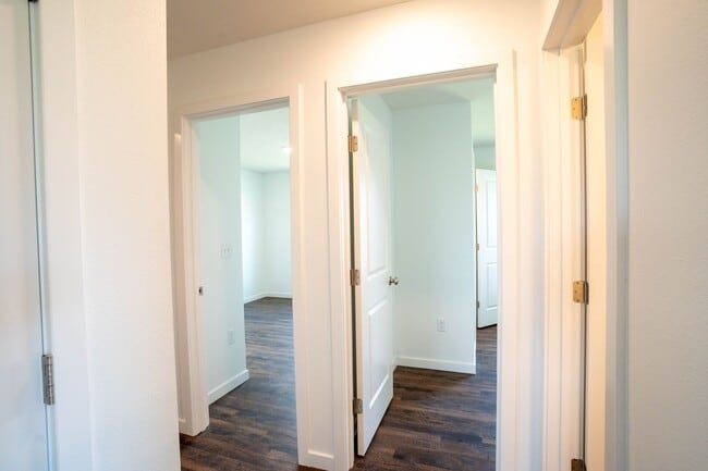 Building Photo - Brand new 3 bedroom home in Bolivar, MO