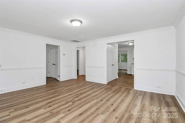 Building Photo - 613 N Rhyne St