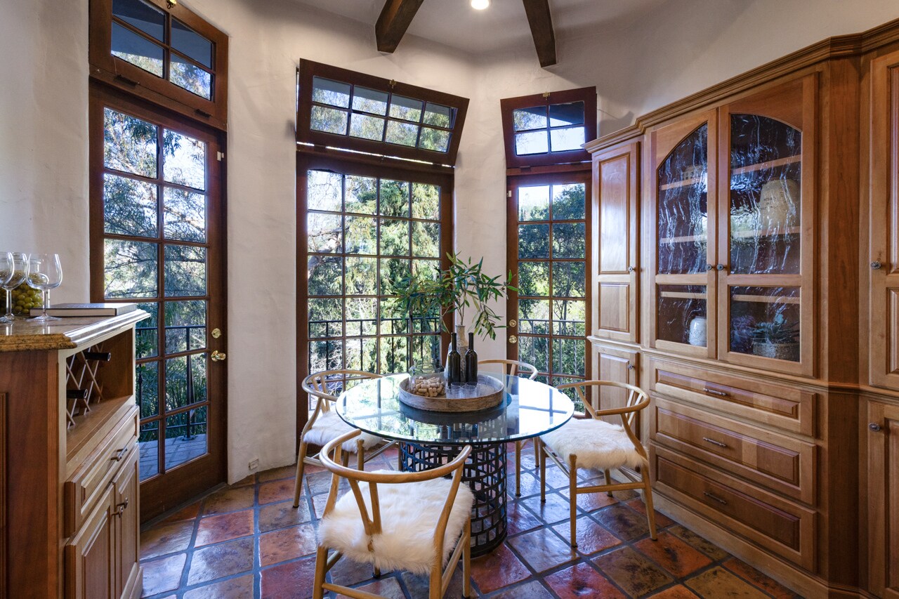 Building Photo - 2942 Passmore Dr