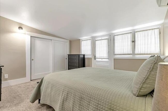 Building Photo - 1358 Fremont St