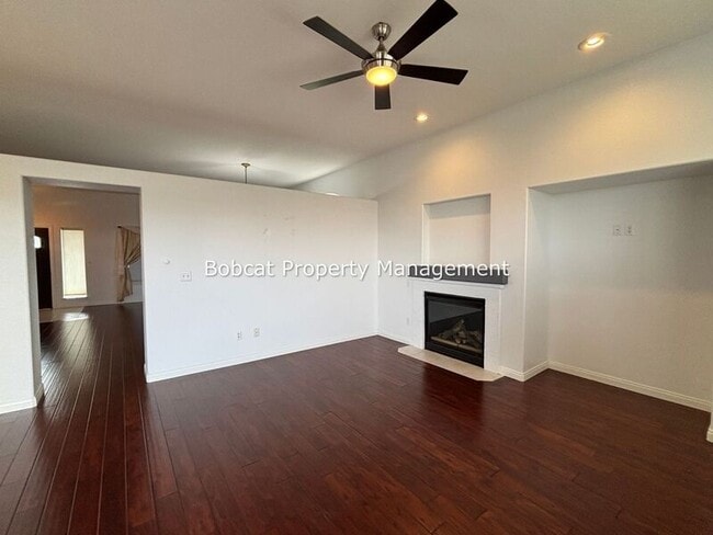Building Photo - 1626 Evergreen Dr