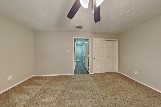 Building Photo - 16318 Elmwood Point Ln