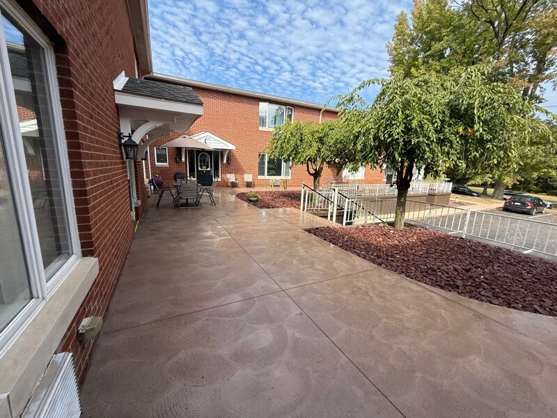 Building Photo - 302 15th St