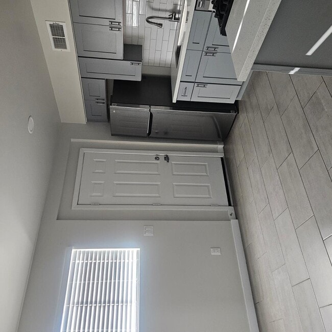 Building Photo - 3326 N 66th Pl