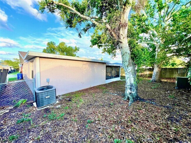 Building Photo - 8931 Ledgestone Ln