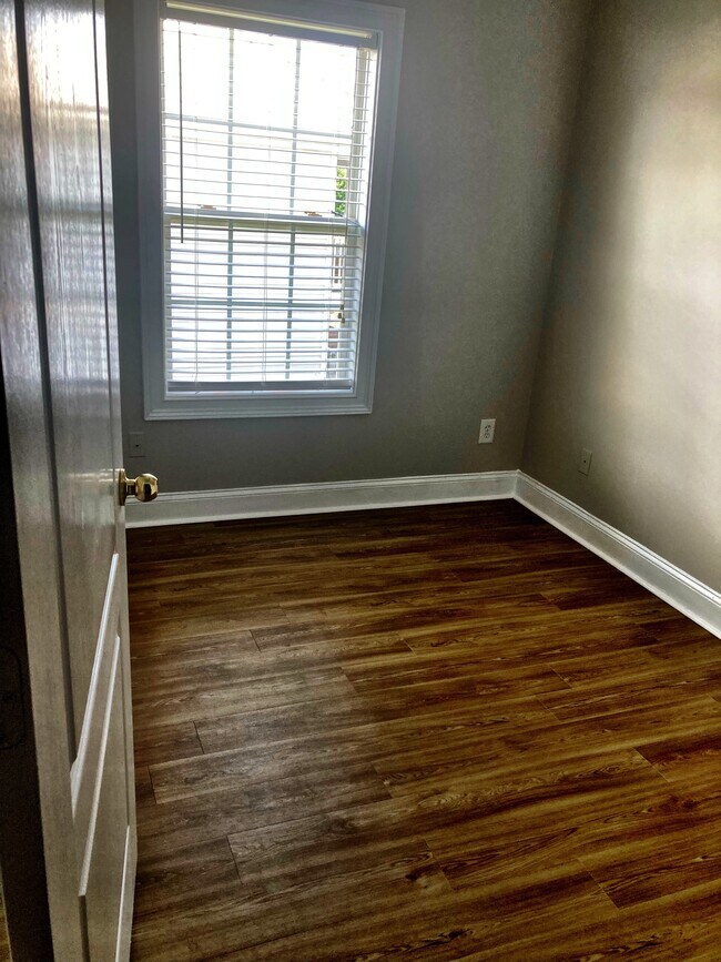 Building Photo - 8082 Veterans Pkwy