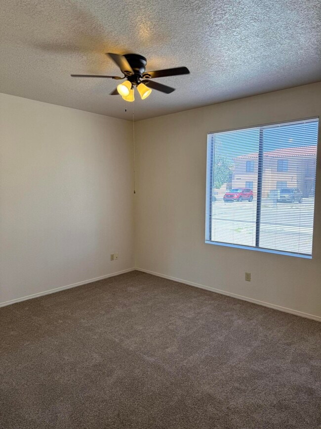 Building Photo - 4256 Sabana Loop SE