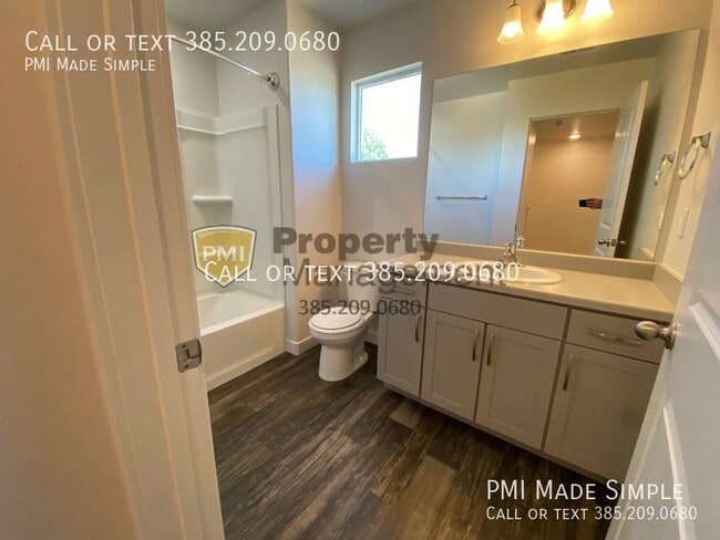 Building Photo - Great 4 bedrooms Townhome in Orem!