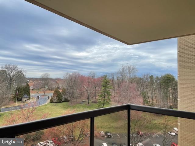 Building Photo - 205 Yoakum Pkwy