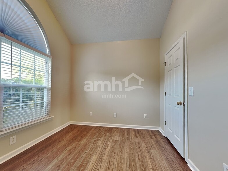 Building Photo - 109 Cannonsmill Ln