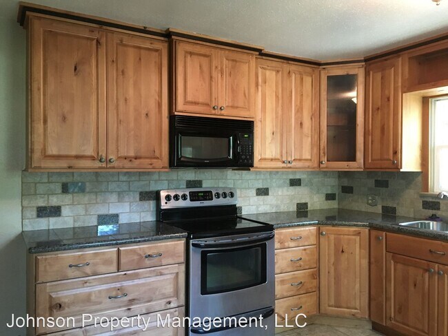 Building Photo - 4 br, 1.5 bath House - 2128 S. Post Street
