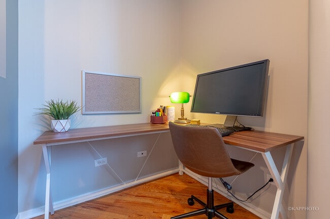 Building Photo - 500 S Clinton St