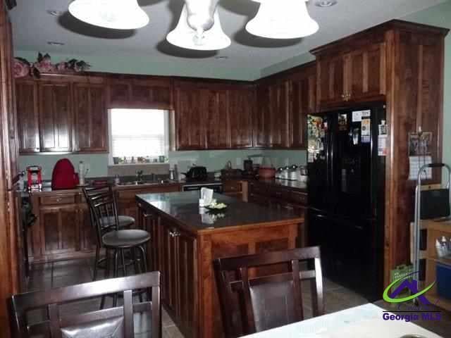 Building Photo - 631 Amberley Ct