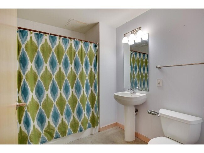 Building Photo - 720 N 4th St