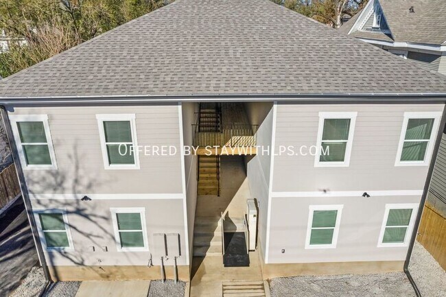 Building Photo - 1571 Court Ave