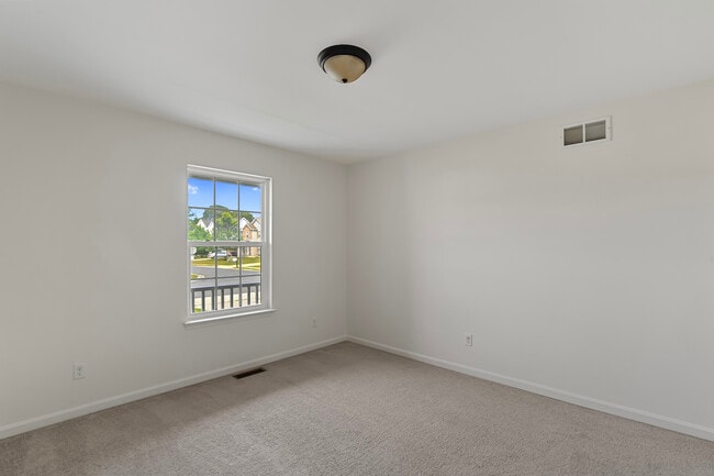 Building Photo - 76 Amy Ave