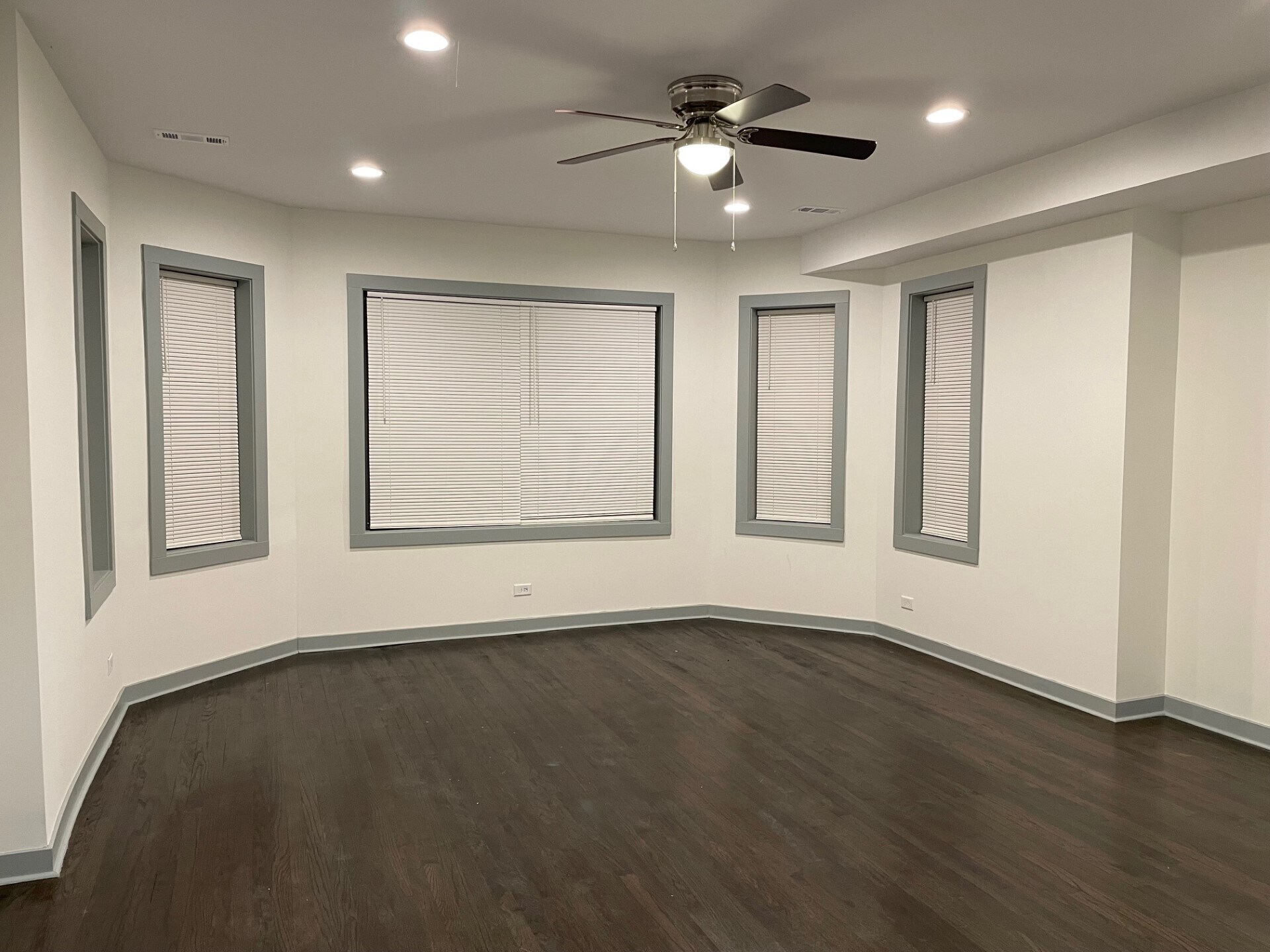 Family Room Unit 1 - 7953 S Essex Ave