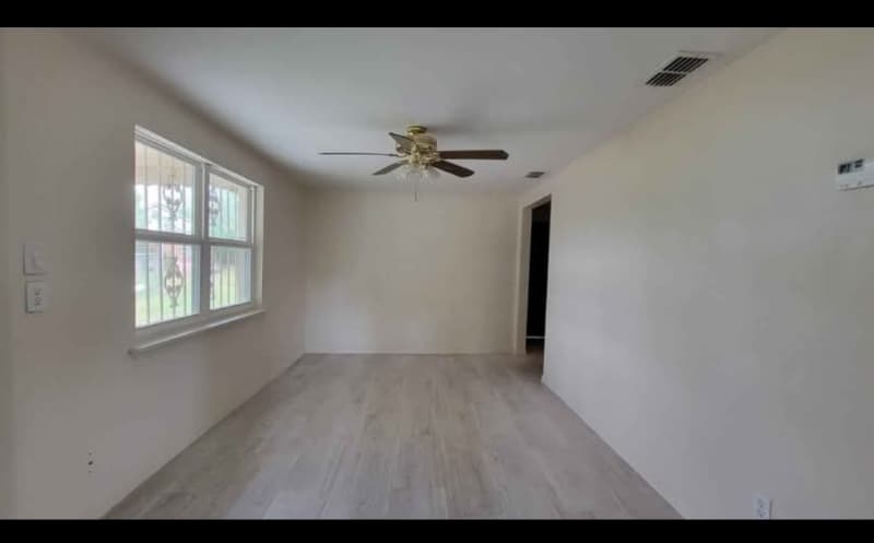 Building Photo - 41786 W Expy 83