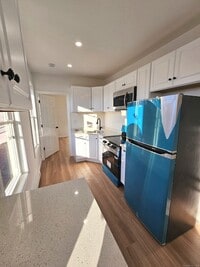 Building Photo - 1153 Main St