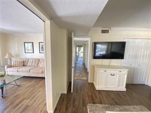 Building Photo - 2700 Cove Cay Dr