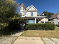 Building Photo - 124-126 10th Ave