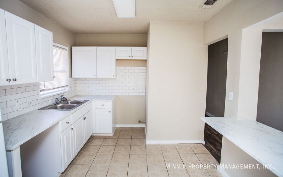 Building Photo - 1910 28th St