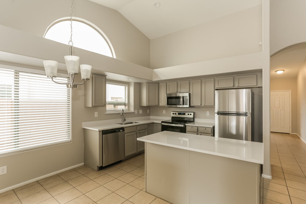 Building Photo - 8218 S Jenna Ln