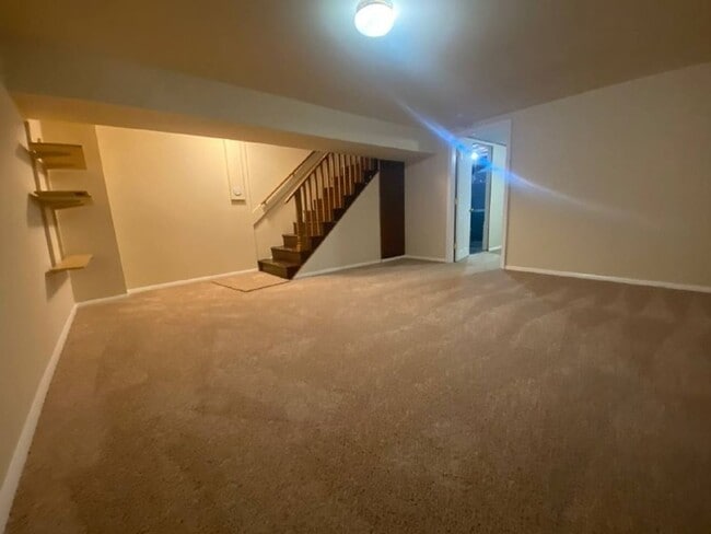 Building Photo - A spacious two bedroom, one and one half bath condo townhouse located in the northern section of ...