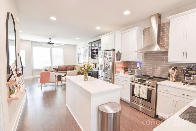 Primary Photo - 2130 Bryant Park Dr