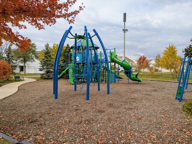 Building Photo - 1858 S Fallbrook Dr